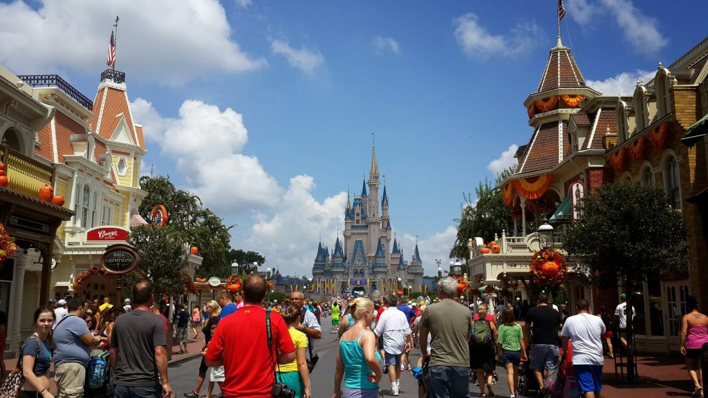 sit down restaurants in magic kingdom disney world