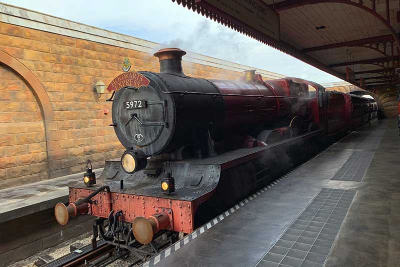 Hogwarts-Express-train-at-Universal-Orlando comparison of Universal Orlando and Disney World