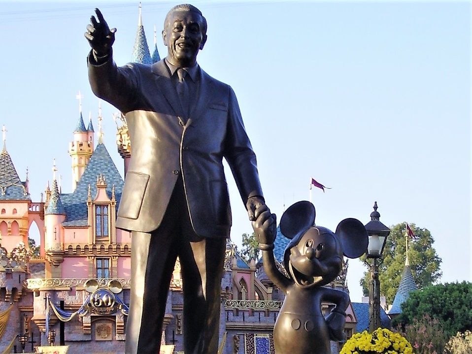 Walt Disney statue Walt Disney statue