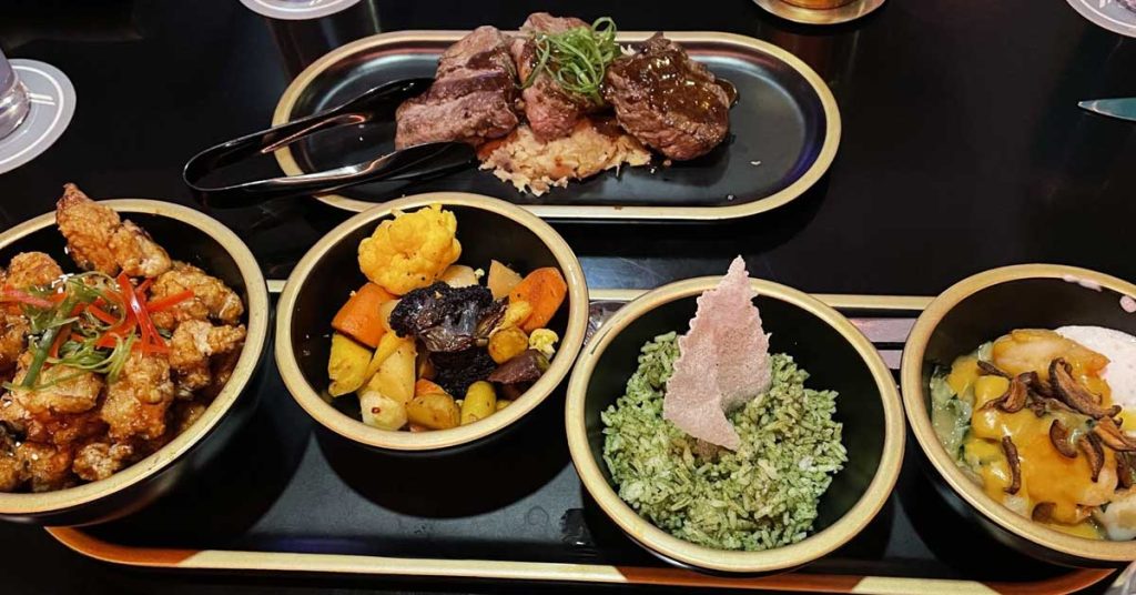 Starcruiser - Food - Family-Style Dinner