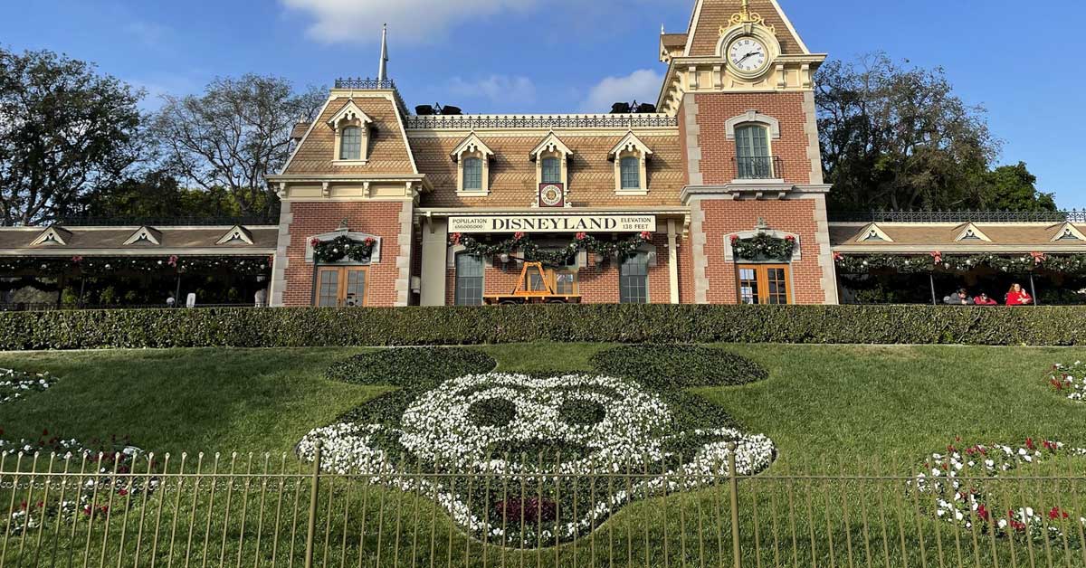 Is It Better To Go to Disneyland First or California Adventure?