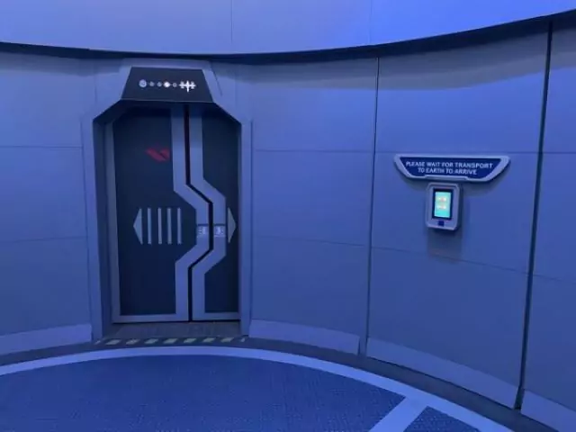 elevator for Space 220 restaurant 