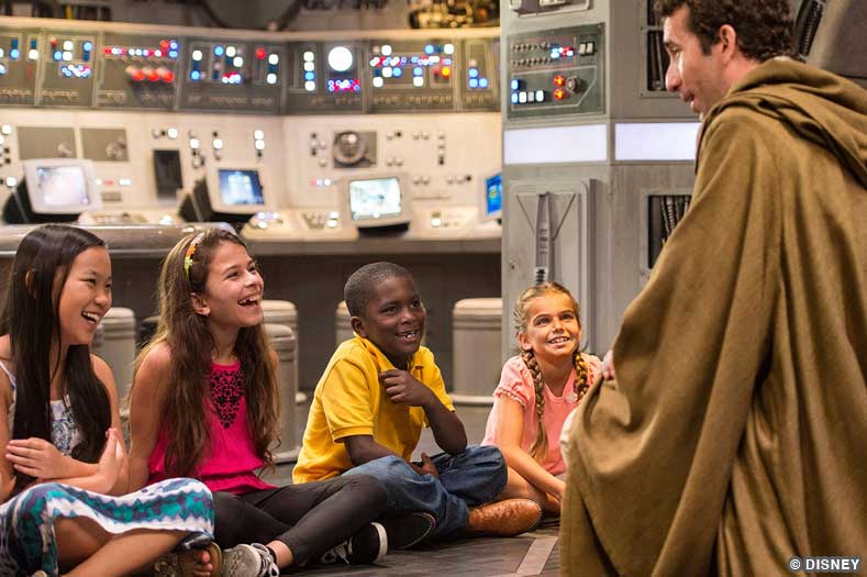 Oceaneer Club – Jedi Training – Disney Dream Children are trained by a Jedi master